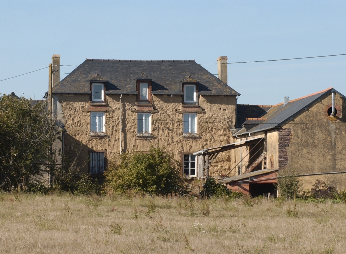 Vue générale de la façade sud ; Ferme du Tertre du Hazay
