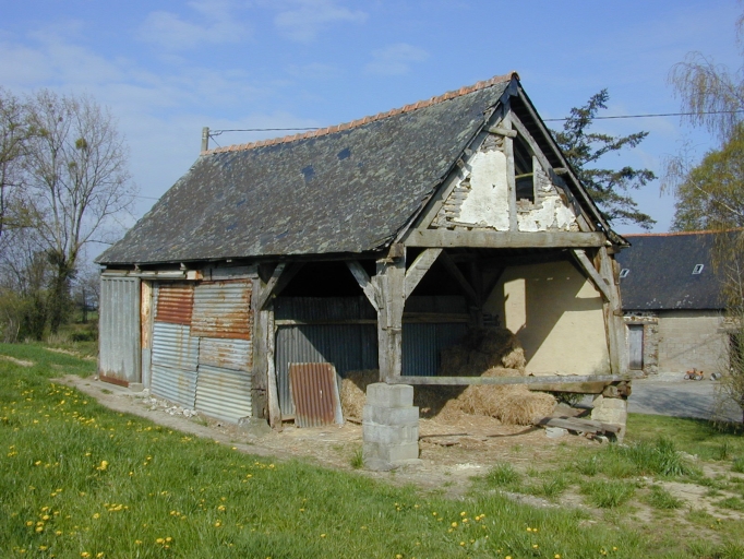 Vue générale sud-est ; La remise : vue générale sud-est ; Le Palandron, grange-remise ouverte en pan de bois et terrasse
