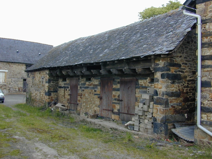 Vue générale sud-ouest ; Les refuges à porcs : vue générale sud-ouest ; La Grande Béguinière, refuges à porcs modèles