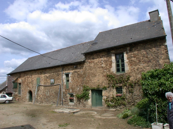 Vue générale de la façade antérieure