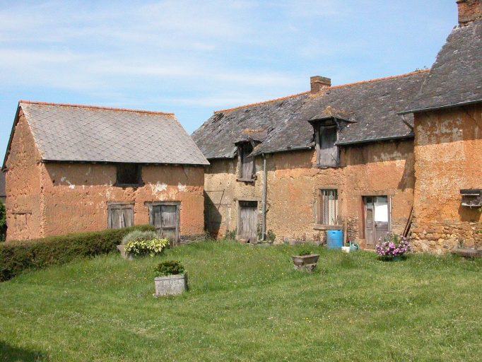 Une ferme à Grébusson ; Vue partielle de l'écart