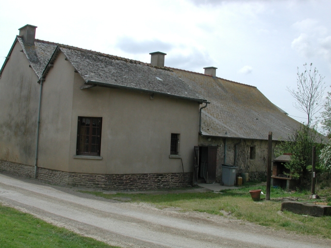 Vue générale nord : façade postérieure du logis 