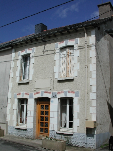 Vue générale de la façade ouest ; Maison de la rue du Commerce