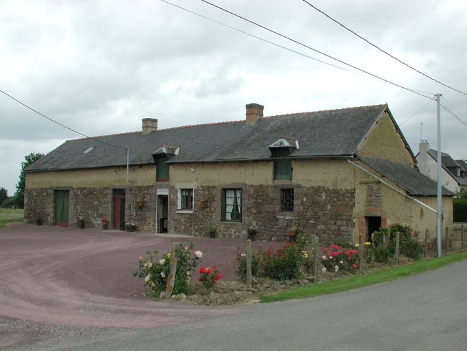 Vue générale de la ferme ; Vue d'une ferme située à l'ouest de l'écart ; Une des fermes de la Heuzais