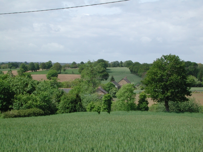 Le Hil du Mou, au sud-est de la commune ; Vue générale de l'est