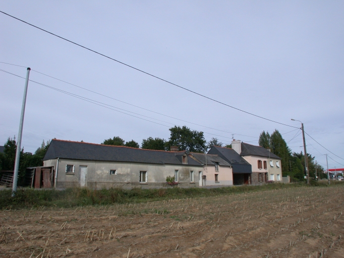 Vue de situation, logis à droite de la photo