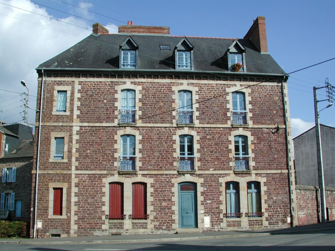Vue générale de la façade ouest