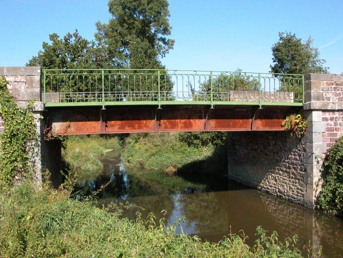 Vue générale sud ; Le pont du Moulin de Canlou