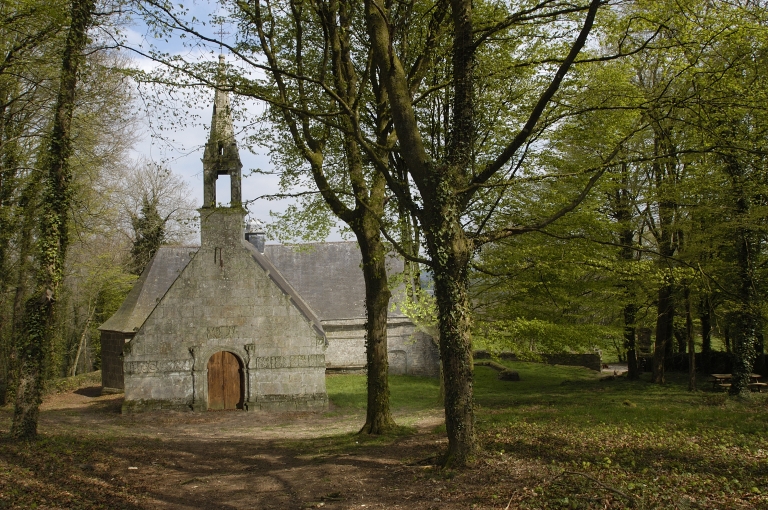 Vue générale ouest ; Chapelle du Manéguen, vue générale ouest