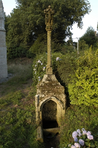 Fontaine de dévotion, Saint-Adrien (Saint-Barthélemy)