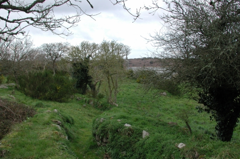 Murets d'origine gallo-romaine ou du Moyen-Age sur le site promontoire du Yaudet (site départemental) ; Murets de pierres sèches d'origine gallo-romaine ou du Moyen-Age sur le site de Beaumanoir