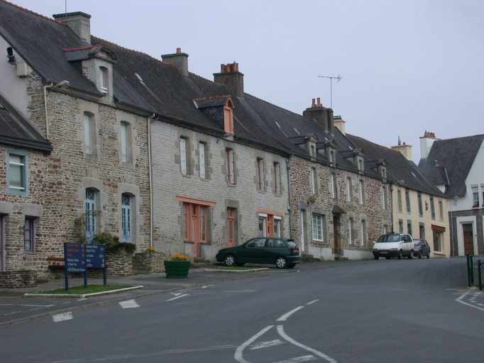 Maisons de la place du Calvaire, 18e siècle ; Vue générale de l'alignement de maisons