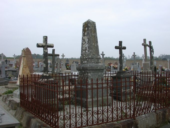 Vue de la tombe Ruello-Calagan par Hue et Hernot