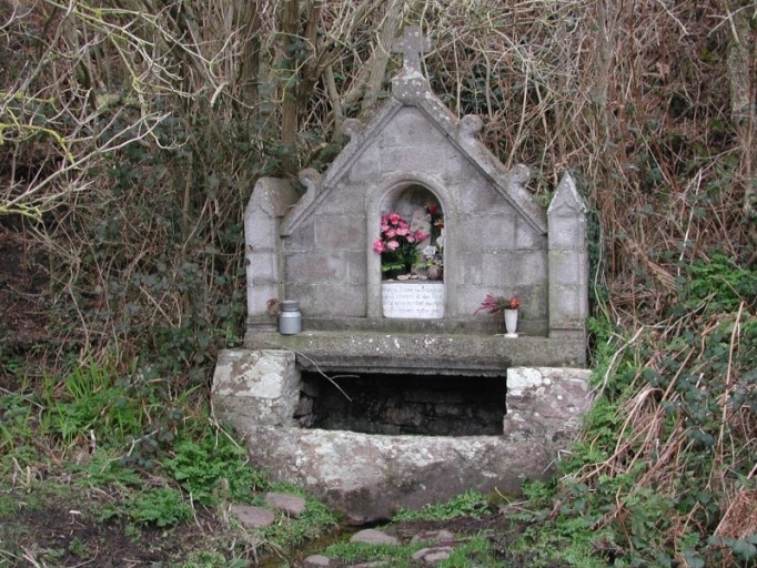 Vue générale de la fontaine de Lourtuet
