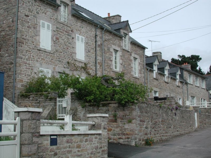 Vue générale de la rue des Terre-Neuvas, en amont