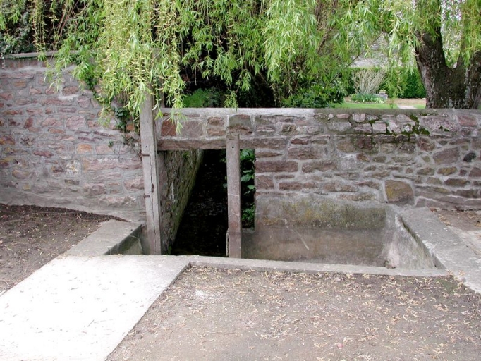 Vue générale du lavoir du Pussoué 