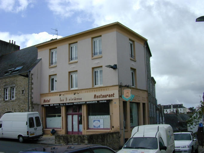 Immeuble : 22, place Saint-Michel. Vue générale (état en 2000)