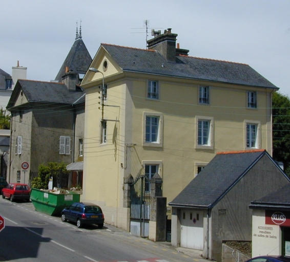 Maison : 4, rue Thiers