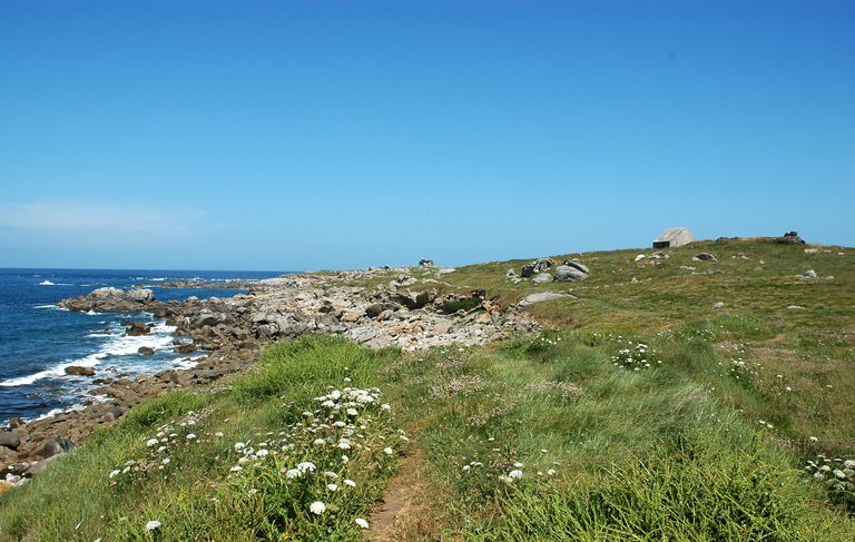 Corps de garde, Pointe Ouest (Île-de-Batz) ; Ensembles fortifiés (Mo 100a, 100b-107) (Île-de-Batz)