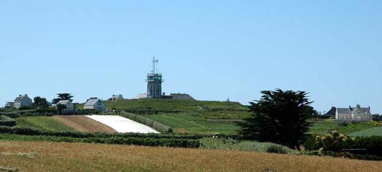 Vue générale du sémaphore : un corps de garde s'y dressait autrefois ; Vue générale du sémaphore : un corps de garde s'y dressait autrefois