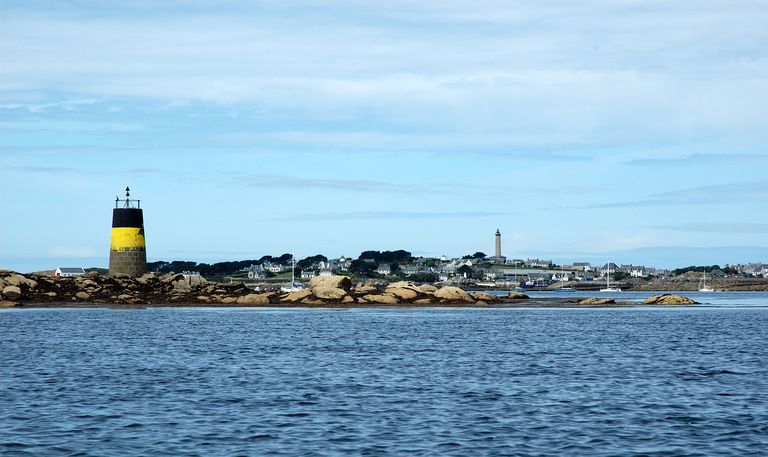 Vue générale de l'île Batz à marée basse
