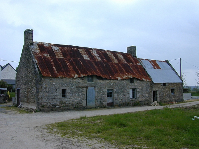 Saint-Laurent, ancien logis et étable, vue générale