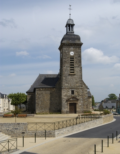 L'église paroissiale Saint-Martin-de-Tours ; L'église paroissiale Saint-Martin-de-Tours