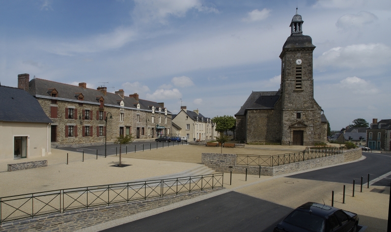 Vue de la place de l'Eglise ; Vue de la place de l'Eglise