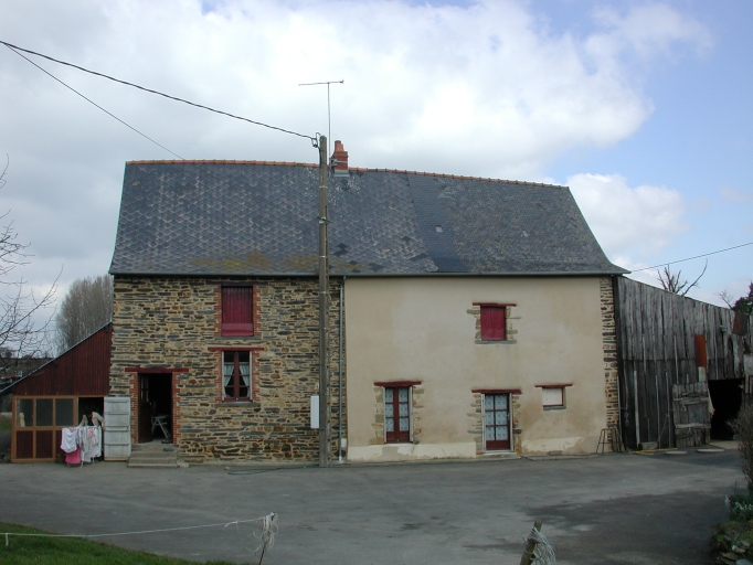 Vue générale ; Seiche, ferme actuellement maison