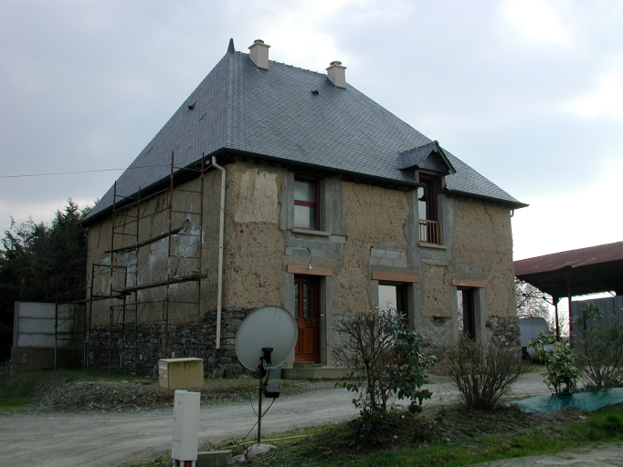 Vue générale Nord ; Fleuriné, maison à la limite basse du recensement