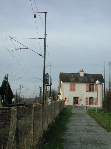 Vue générale est de la gare et de la voie ferrée ; Vue générale est de la gare