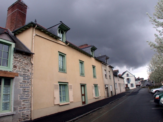 Vue générale sur la rue