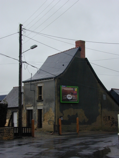Vue générale de la maison du début du 17e siècle ; Bourg : maison du 17e siècle ; Bourg : maison la plus ancienne : 17e siècle (?) ; Bourg : maison du 17e siècle (?)