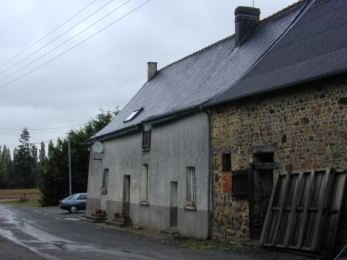 Ancien manoir de La Barre ; Vue sud-est de la ferme ; Ancien manoir de La Barre