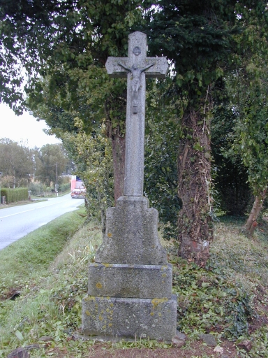 Croix en granite : l'Ecotay ; Croix en granite ; Croix à l'Ecotay