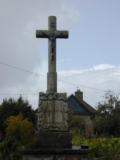 Croix de chemin en granite ; Croix de chemin à La Bretonnière