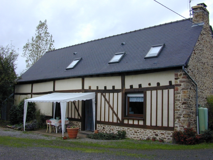 Ferme en pan de bois : Le Pâtis Roussel ; Façade principale de la ferme