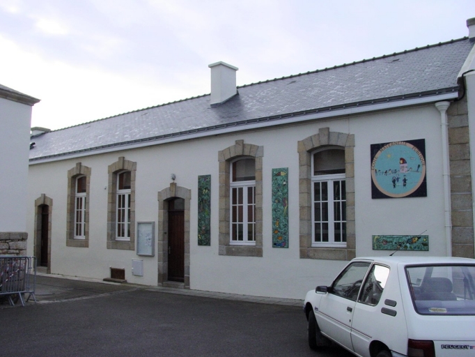 Place de la République. Ecole maternelle, ancienne école primaire publique, vue générale nord-ouest. ; Vue générale nord-ouest ; Place de la République. Ecole maternelle, ancienne école primaire publique, vue générale nord-ouest.