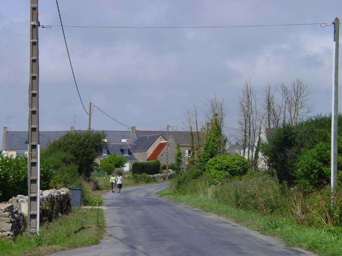 Vue générale sud, sur la route de Keranroué.