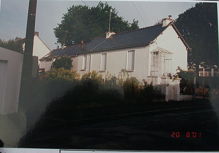 Vue ancienne de la maison avant transformation.