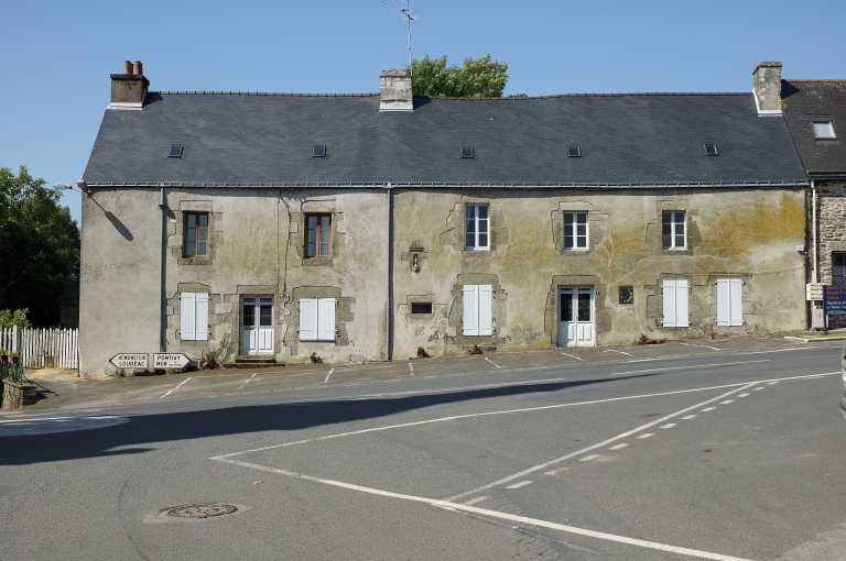 Maisons, 5, 7 place de l'Eglise