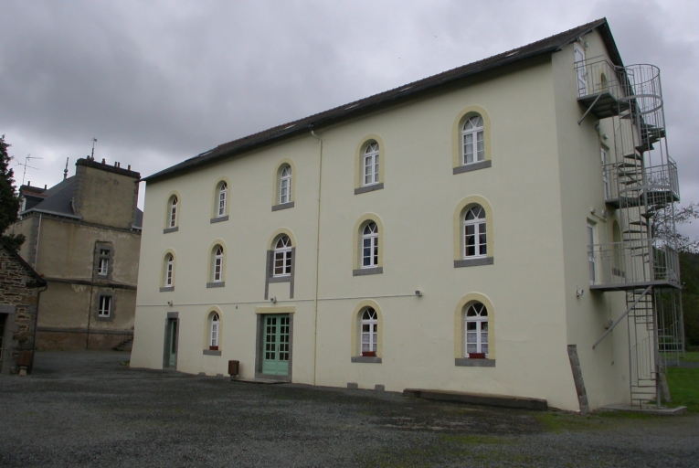 Vue générale de la façade antérieure
