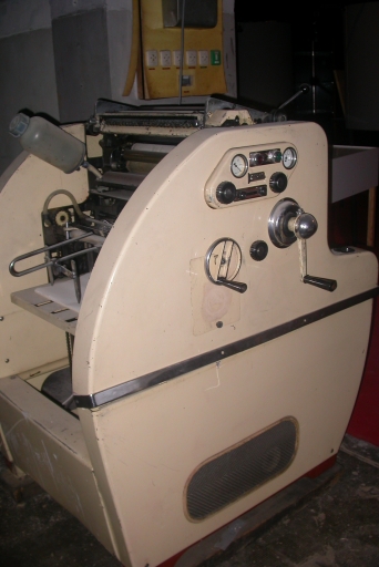 Machine à imprimer à encre liquide (Petite Offset), rue des Moulins ; rue du Maillet (Châtelaudren fusionnée en Châtelaudren-Plouagat en 2019) 