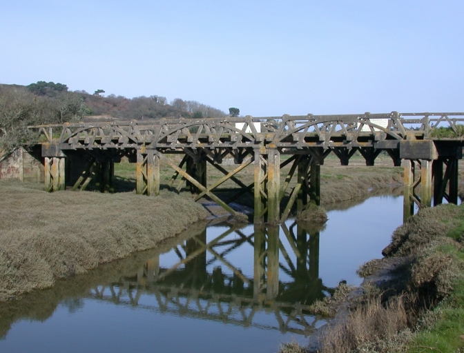 Vue générale ; Plurien, le pont de chemin de fer du Marais (1915-1916)