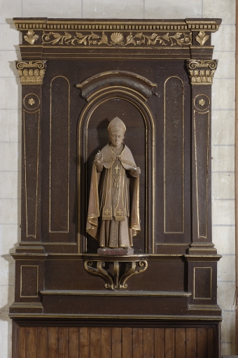 Niche latérale du retable du maître-autel
