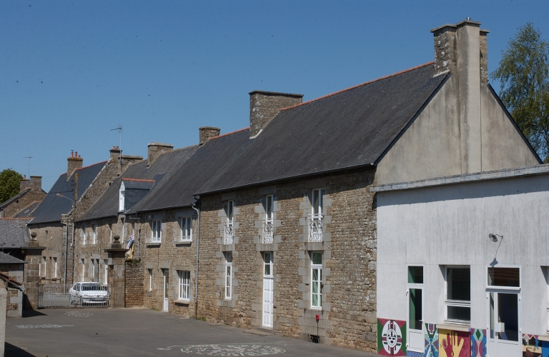 École privée Saint Jean Bosco, rue des Clouyères (Sens-de-Bretagne) ; Architecture publique ou collective sur la commune de Sens-de-Bretagne