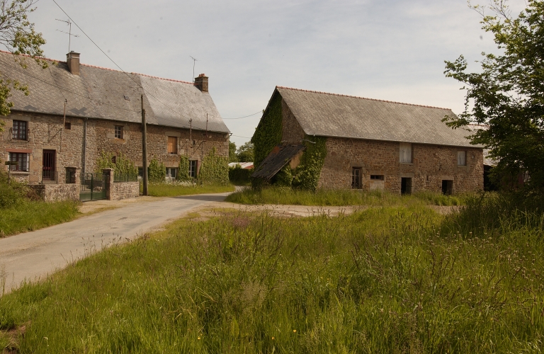 Vue générale sud ; Le village de Poil Long