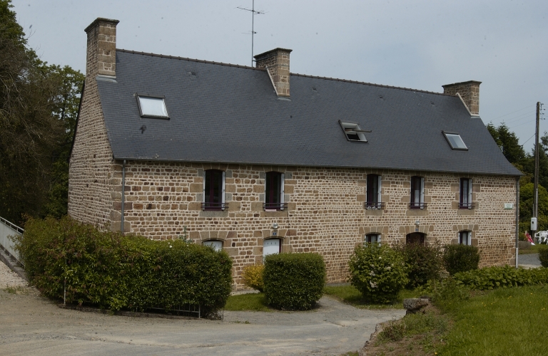L'ancien presbytère ; Vue générale sud-ouest