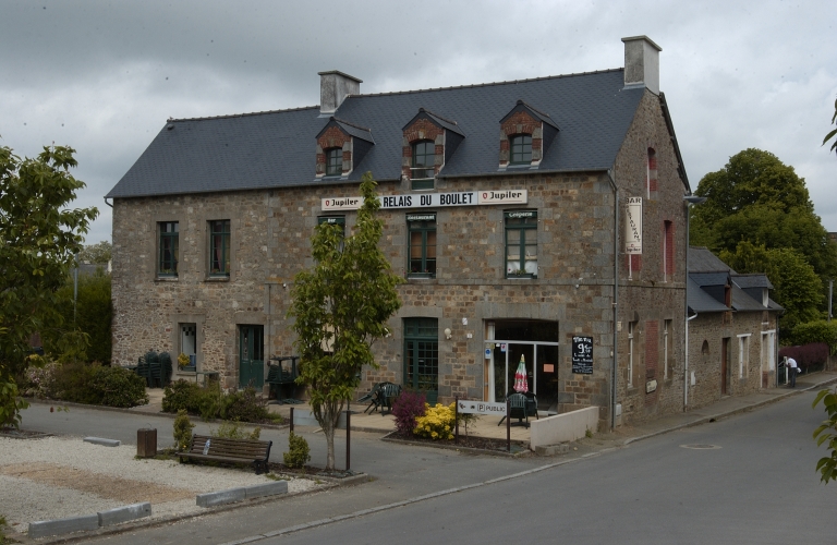 Café, restaurant et hôtel ; Ancien café, hôtel et restaurant (place de l'Eglise)