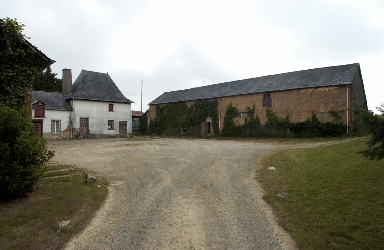 Métairie de la Haute Piglais ; Métairie de la Haute Piglais ; Bâtiment en U à la Haute Piglais
